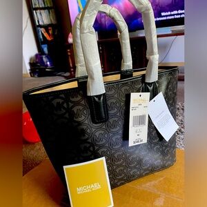 BRAND NEW MICHAEL KORS JODIE SMALL JACQUARD TOTE STILL WRAPPED IN PACKAGING!